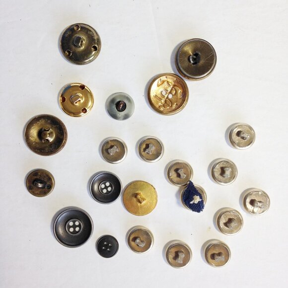 Lot of 22 Metal Buttons - mixed lot. sewing, crafts - Picture 3 of 3